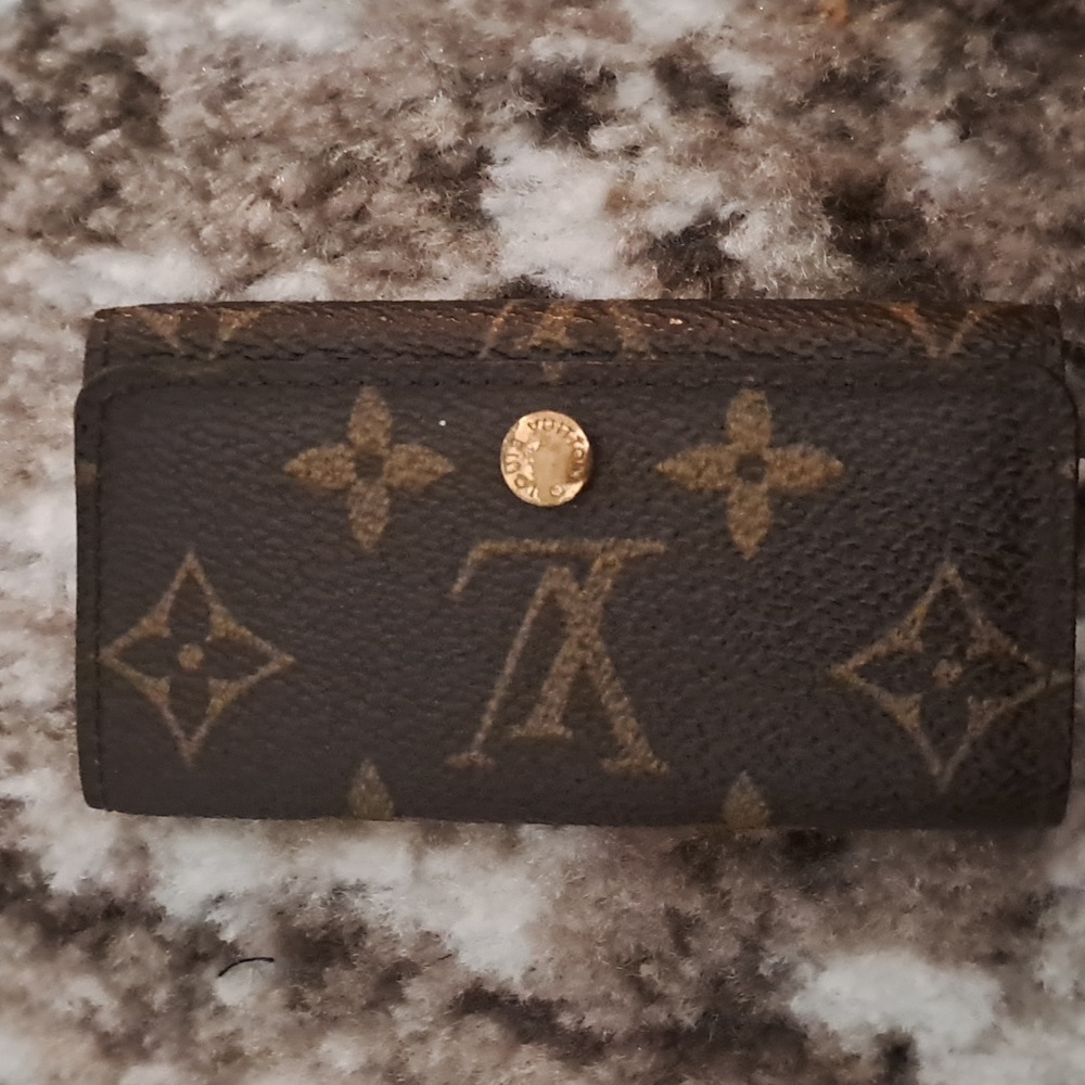 Louis Vuitton key holder